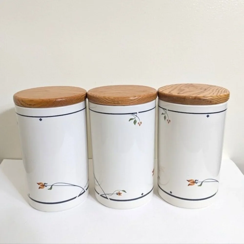 Gorham Ariana Large Ceramic Canister with Wooden Sealed‎ Lid